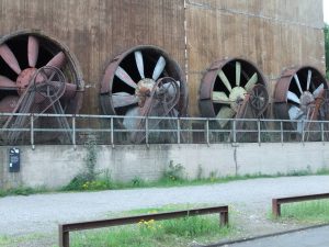 Das ehemalige Hüttenwerk in Duisburg bzw. der Landschaftspark Duisburg-Nord in Obermeiderich gehört zu den beliebten Ausflugszielen in Duisburg.